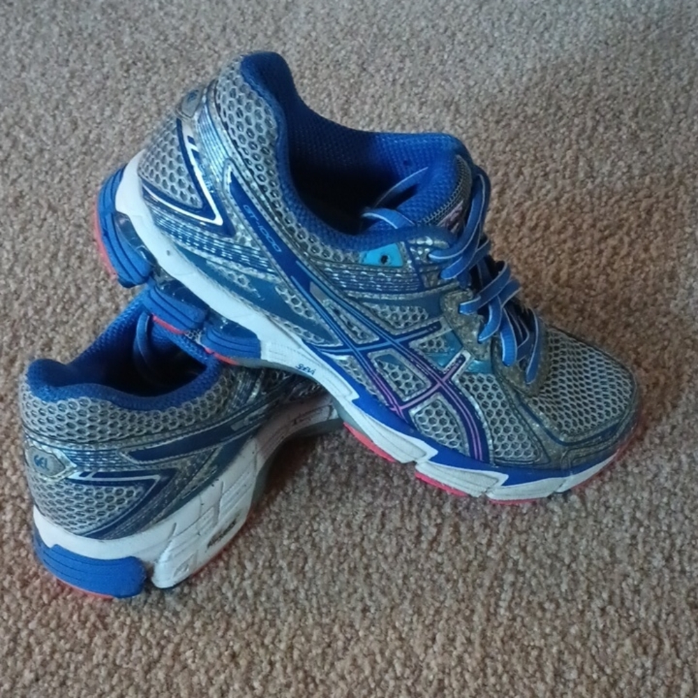Women's Asics GT 1000 Size 7.5